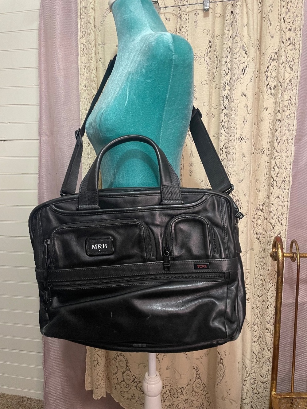 Tumi: vintage Alpha leather expandable briefcase